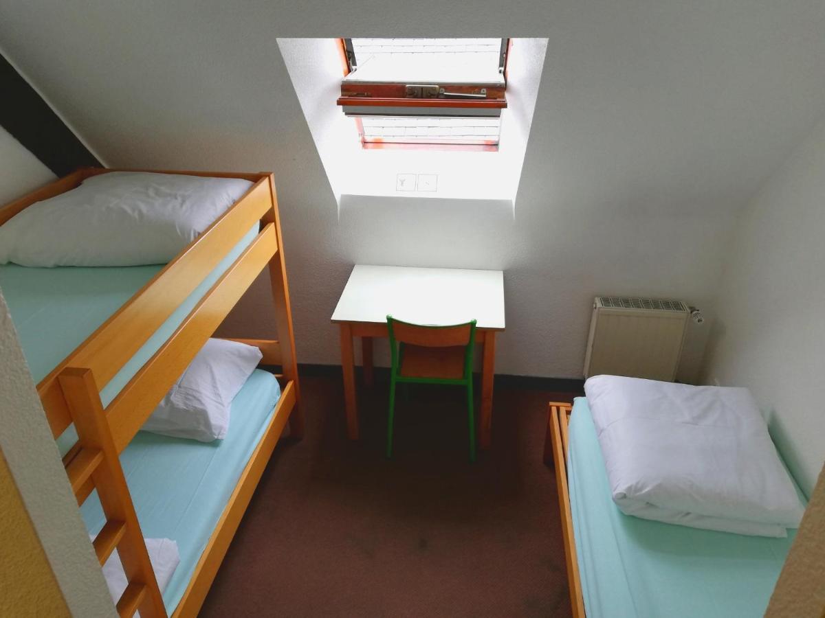 Auberge De Jeunesse Hi Pontivy Luaran gambar