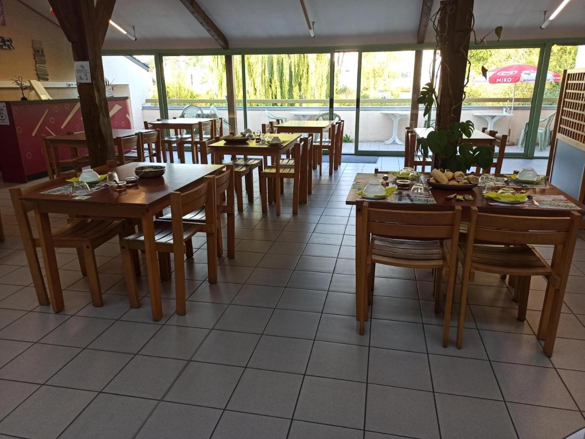 Auberge De Jeunesse Hi Pontivy Luaran gambar