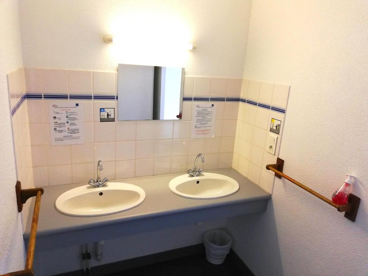 Auberge De Jeunesse Hi Pontivy Luaran gambar