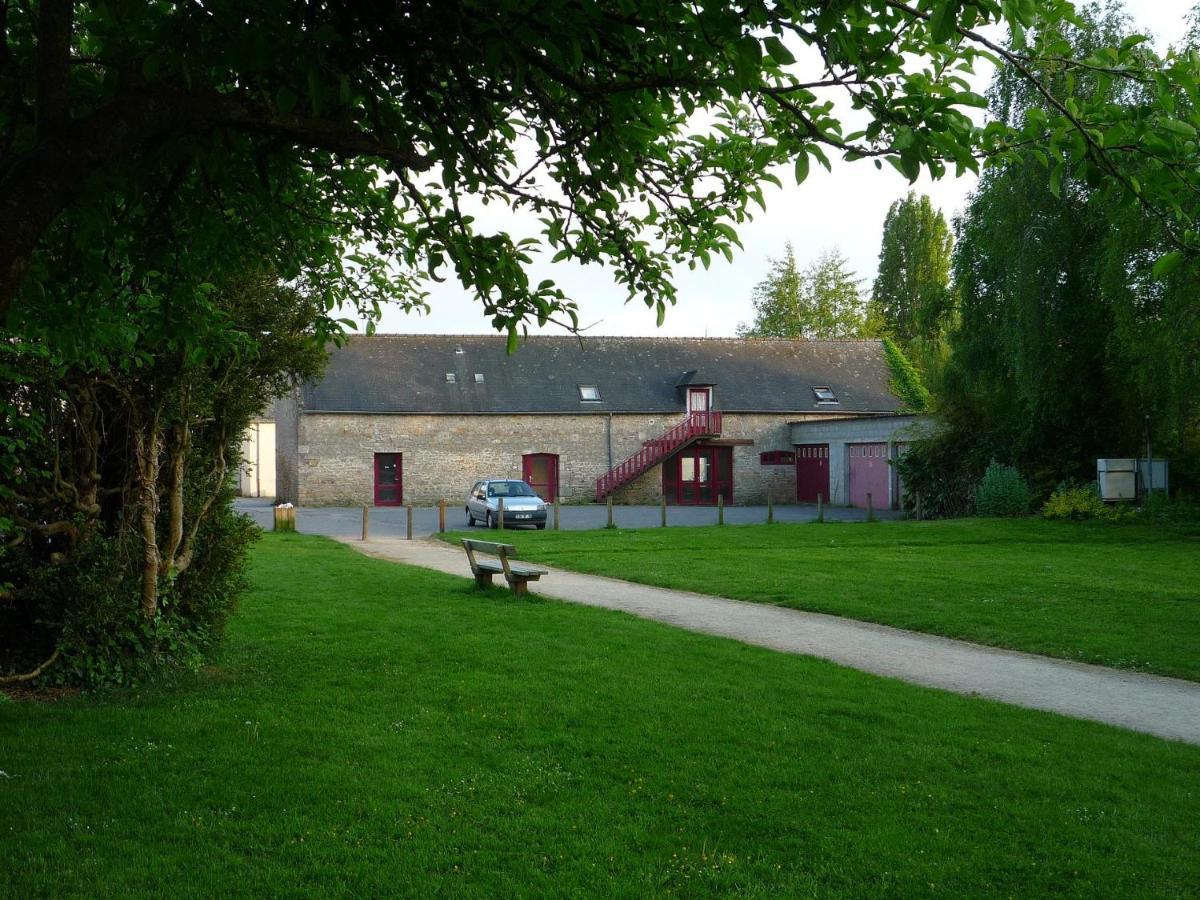 Auberge De Jeunesse Hi Pontivy Luaran gambar