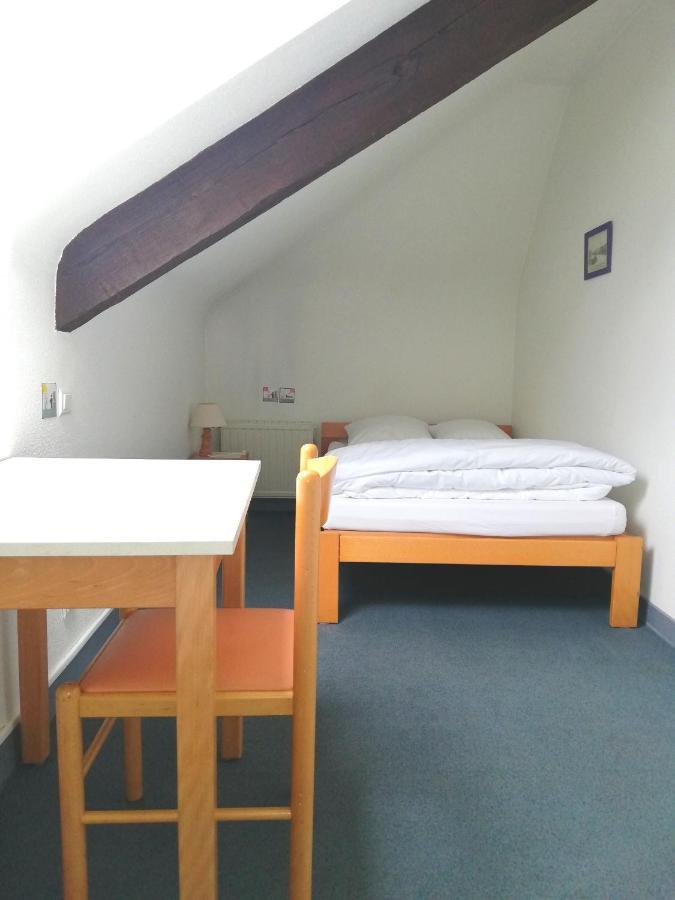 Auberge De Jeunesse Hi Pontivy Luaran gambar