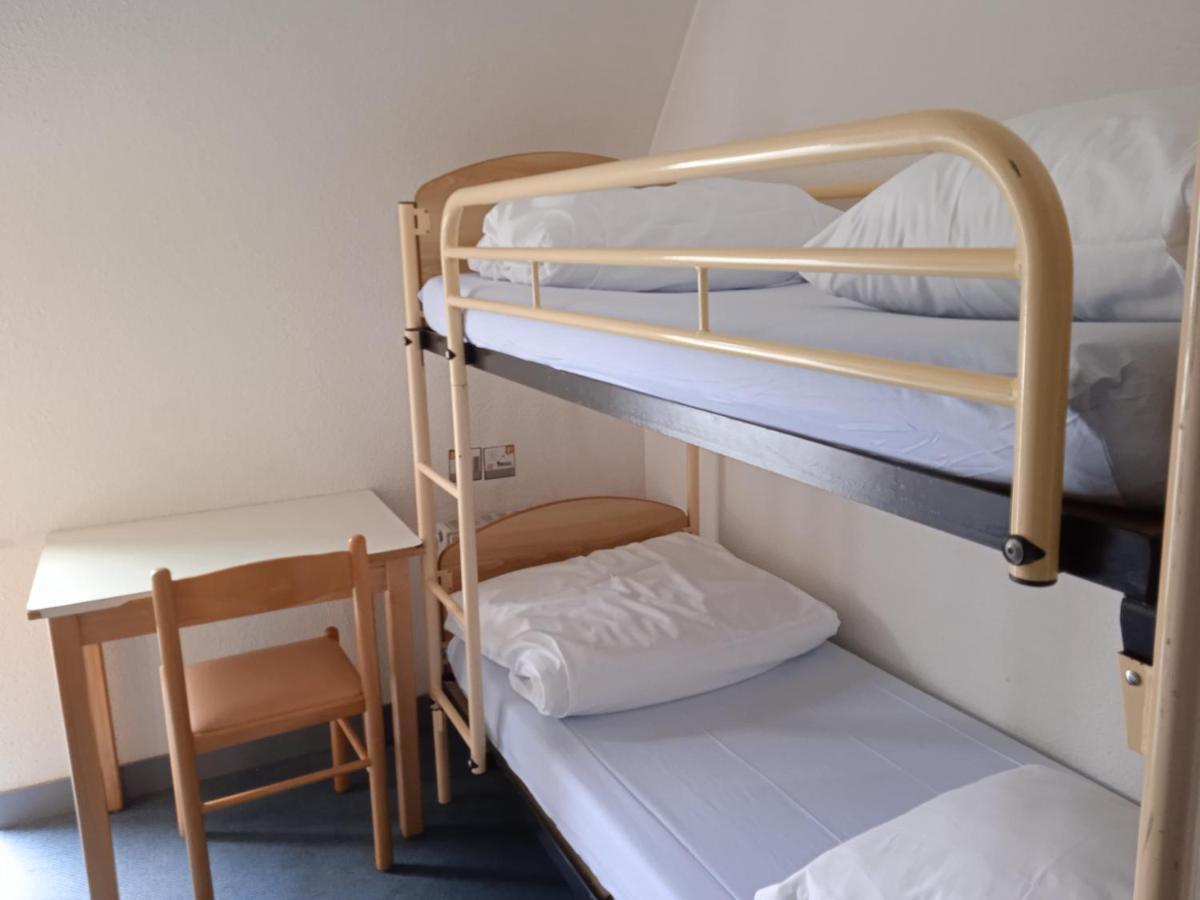 Auberge De Jeunesse Hi Pontivy Luaran gambar