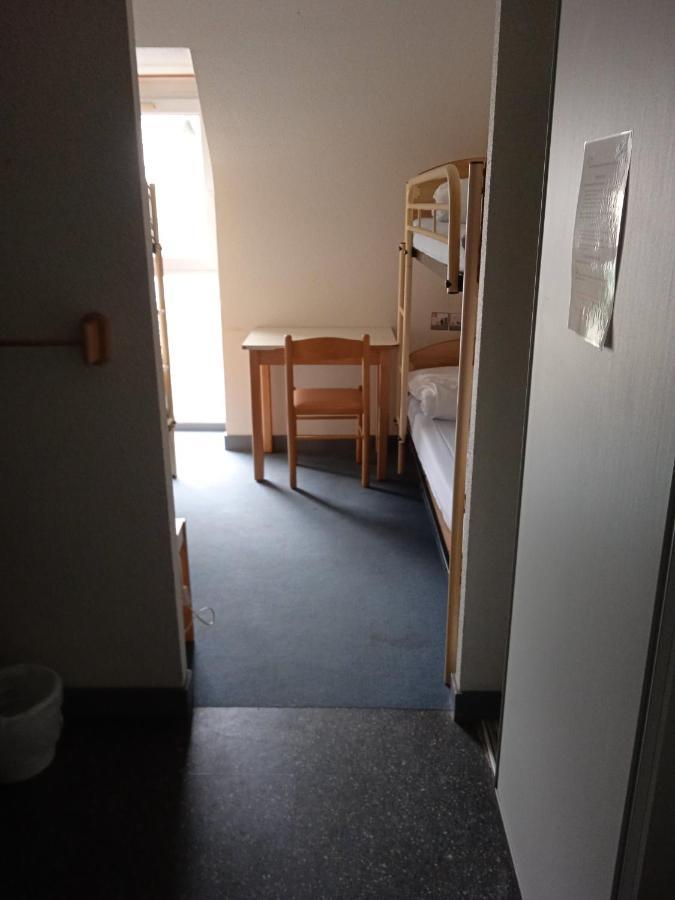 Auberge De Jeunesse Hi Pontivy Luaran gambar