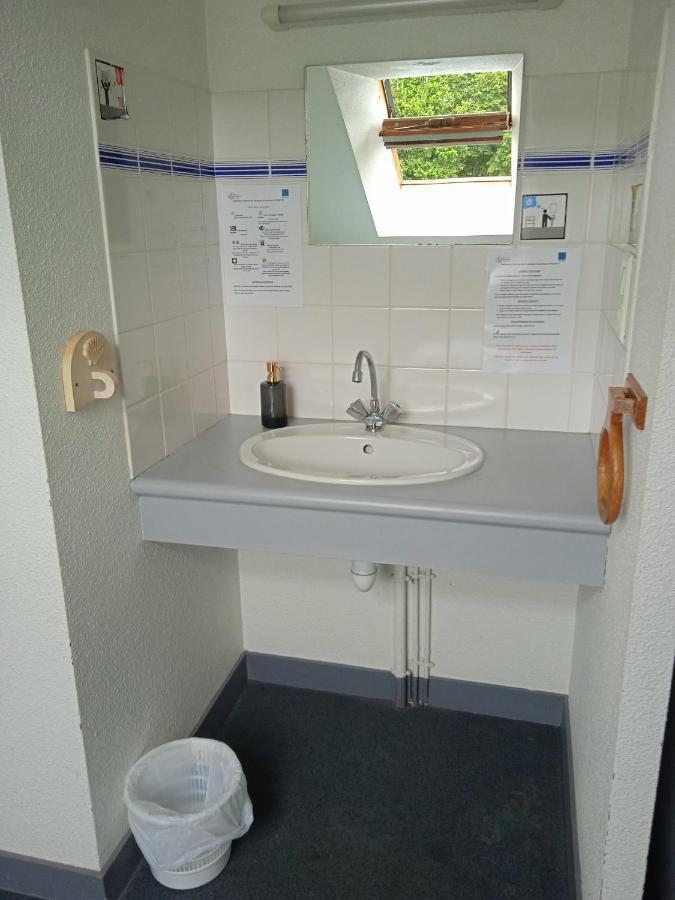 Auberge De Jeunesse Hi Pontivy Luaran gambar