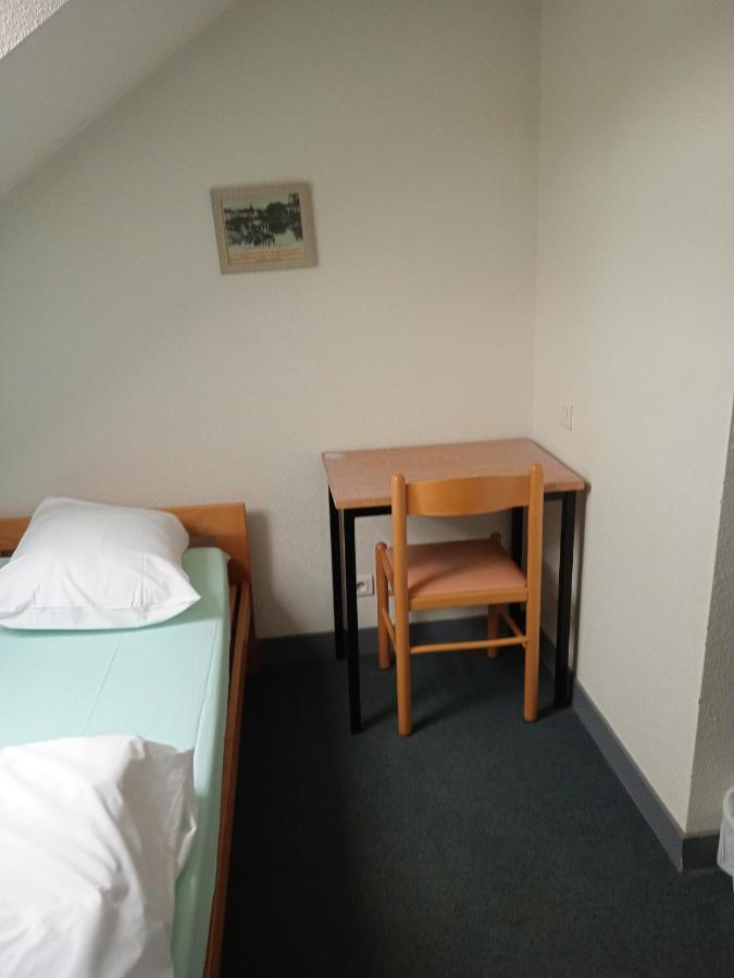 Auberge De Jeunesse Hi Pontivy Luaran gambar